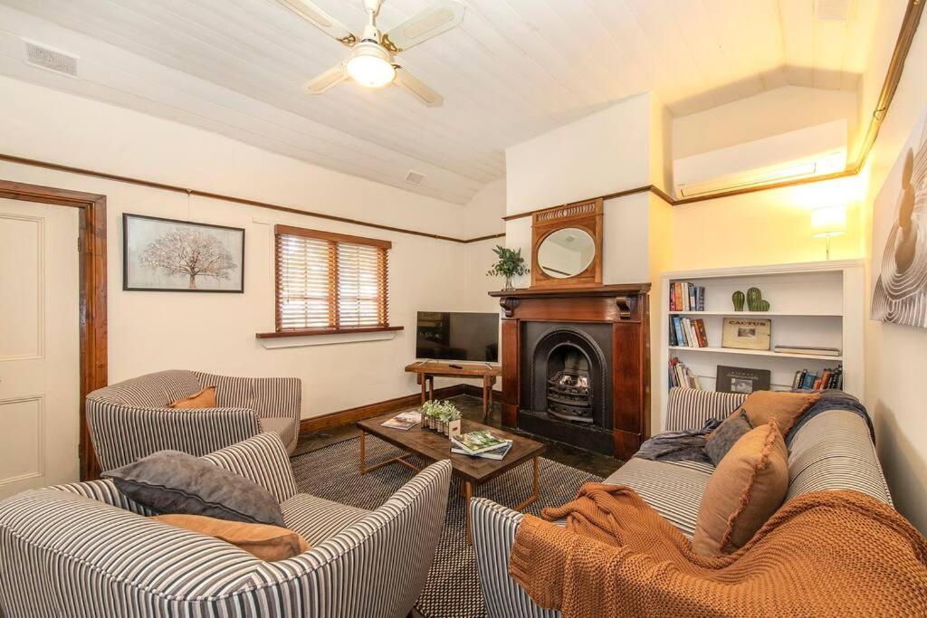 Willunga Cottage- Sleeps 6 Pool Extérieur photo