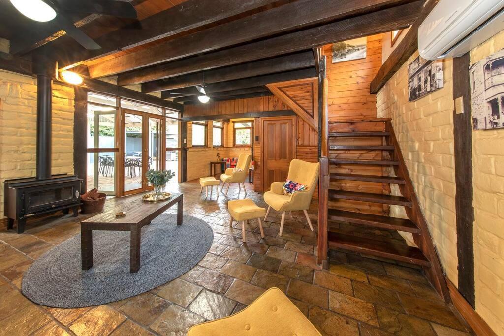 Willunga Cottage- Sleeps 6 Pool Extérieur photo