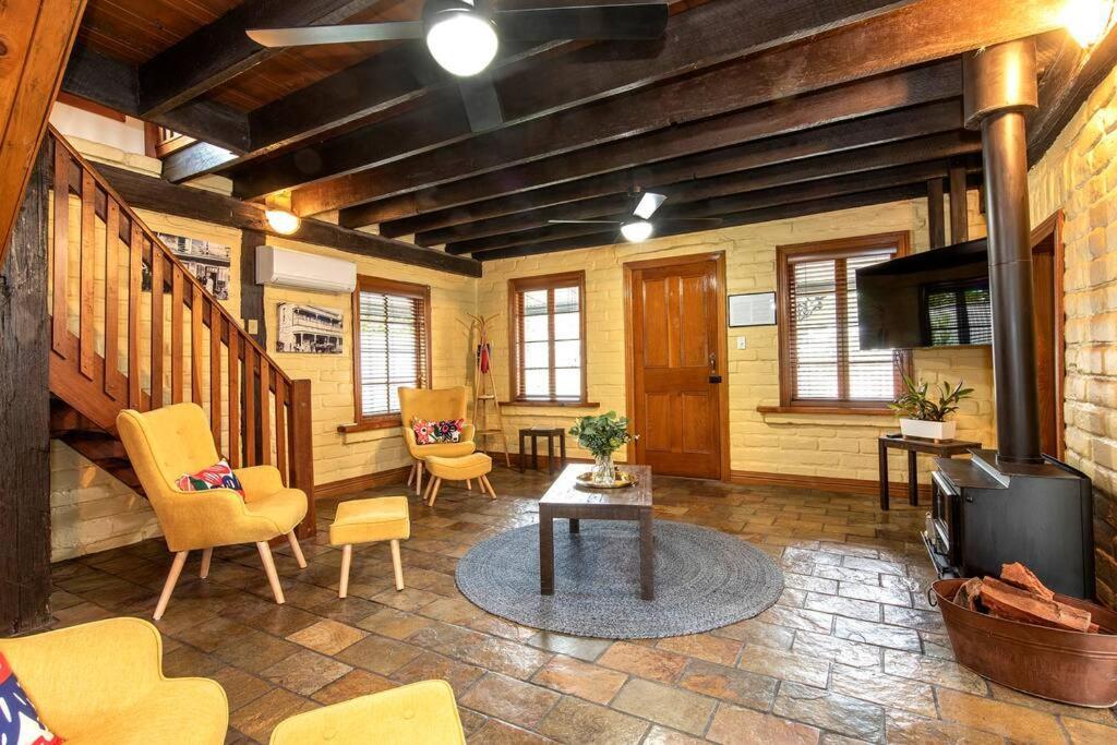 Willunga Cottage- Sleeps 6 Pool Extérieur photo